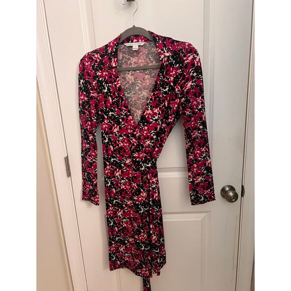 Diane von Furstenberg New Jeanne Two Silk Ditsy Floral Wrap Dress Sz 8 Romantic - Picture 1 of 9